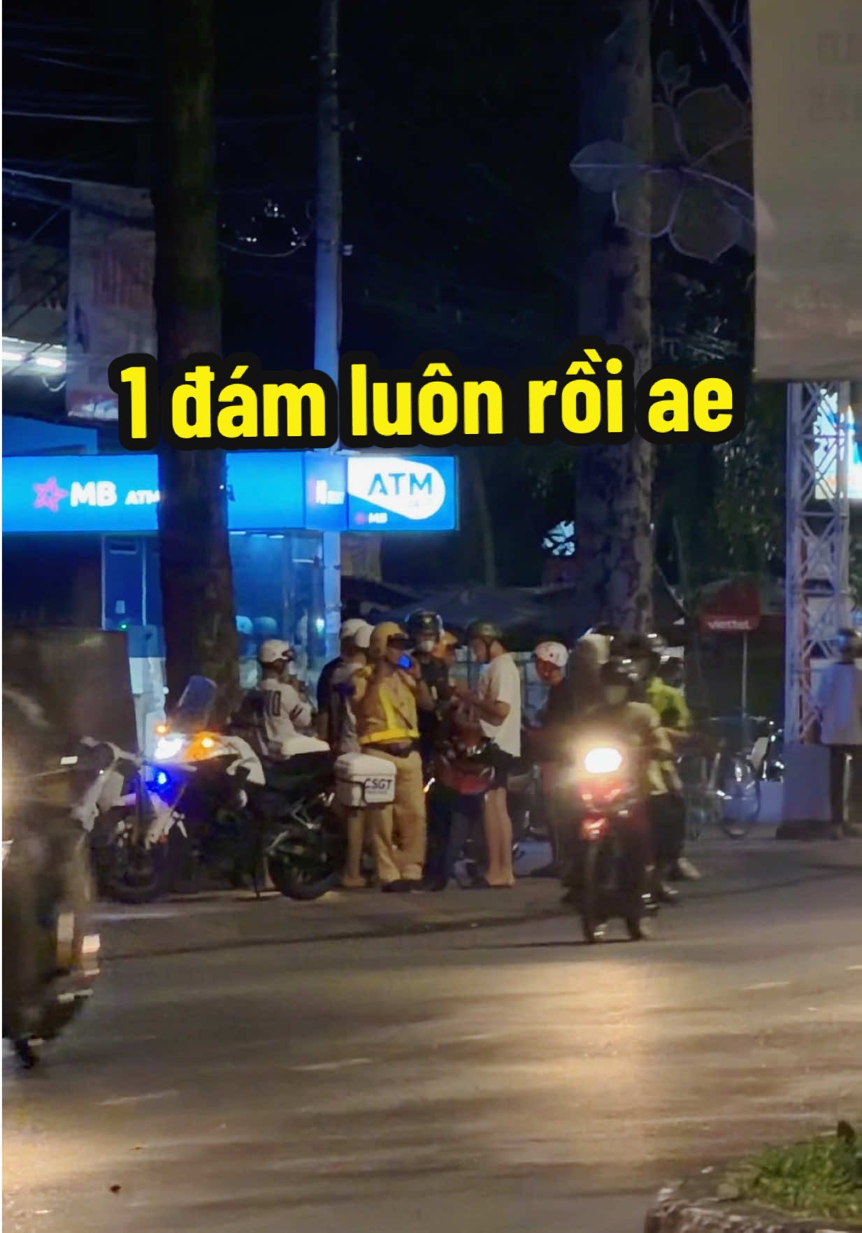 Bữa nay lúc luôn rồii.. cục vàng nay xuống nhiều lắm mấy em ưi..