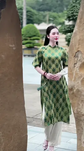 🪭🪭🪭#ÁoDàiTết #ĐồTruyềnThống #ÁoDàiCáchTân #ÁoDàiĐẹp #Tết2025    