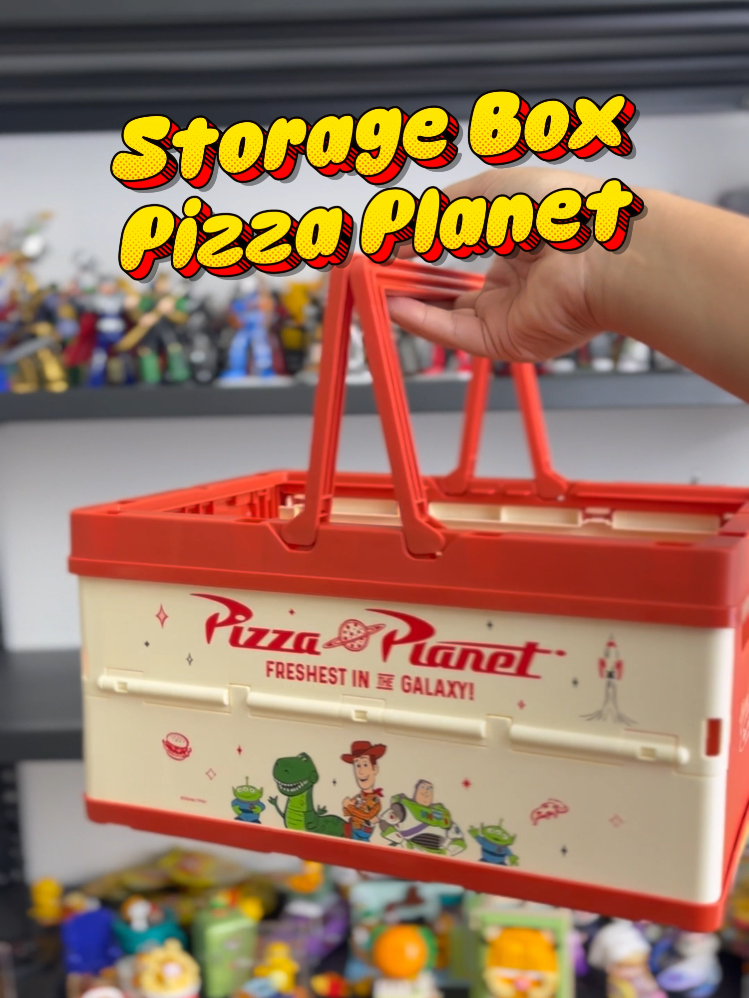 Barang berantakan? AUTO RAPIH pake storage box OHSOME x Toy Story 🚀🍕 Desainnya gemes banget, muat banyak, dan bikin kamar keliatan estetik! 💖