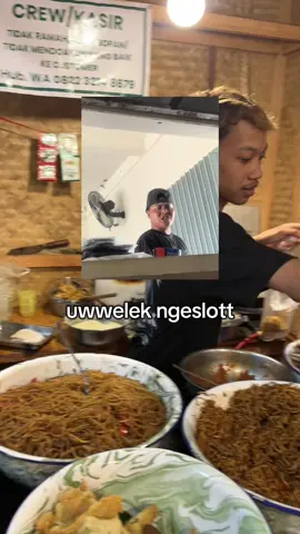 Mending bakul boloo, ora risiko. 📍 jl urip Sumoharjo Ponorogo depan apotek Asia #segokeringrindumenanti #ponorogo24jam #fyp #adipetaniabiez #masukberanda 