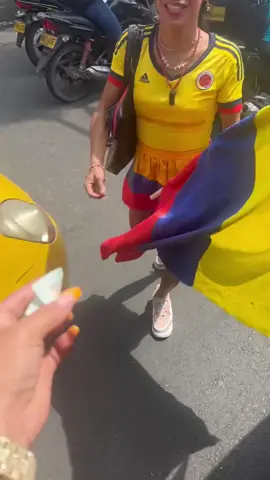 Te están buscando Andrés 🤣#colombia #latino #comedia #viral #fyp  