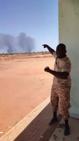 الطيران✈️✈️ يمسح الفاشر مسح غرائب الإبل القوات الفي حي سولينقا فحم متحجر و الفي منتزه الهجرة عردوا شمال و جاري البل.. #التعبئه_و_المقاومه_الشعبيه_العامه☝️ #الفاشر_السلطان_علي_دينار 