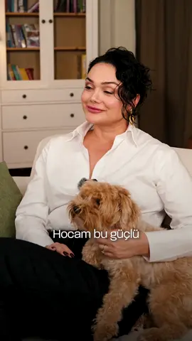 “Güçlü kadın sert değildir, nettir.” Çünkü net olmadığında, hayatın içinde dimdik duramazsın.Güçlü kadın, artık sınırlarını bilir. Gerektiğinde “hayır” der — suçluluk duymadan, korkmadan.💫 #Gülistanbul #kendinikanıtlama #Motivasyon #HayatınKadınHali #GüçlüKadın #GülistanbulOfficial