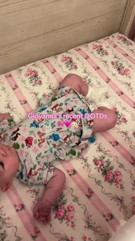 Some of Giovanna’s recent outfits 🤍👶🏻🎀 @The Beaufort Bonnet Company @Little English Clothing @Posh Peanut #babygirloutfit #babygirloutfits #babygirloutfitideas #babygirlclothes 