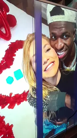 Virgínia e Viny Junior assumem Namoro Oficial Tópicos Visualizações Tendência Publicações relacionadas 41 Li Martins revela último pedido de Mantovani 6.9M 2.5M Li Martins contando como descobriu a morte do seu marido: “Eu estava dormindo” #fy #limartins #luto #poddelas 2.3M A cantora Li Martins, ex-integrante do grupo Rouge, emocionou os fãs ao falar pela primeira vez sobre a morte do marido, JP Mantovani, durante sua participação no podcast “Pod Delas”, nesta quinta-feira (23). No bate-papo, Li relembrou o impacto de receber a notícia do falecimento, que aconteceu após um acidente de moto em 21 de setembro. O casal havia oficializado a união apenas três semanas antes da tragédia. Juntos, eles são pais de Antonella, de 8 anos. ➡️ Confira mais detalhes e outras notícias clicando no link do nosso site na bio! #entretênews #tiktoknoticias 662K Em entrevista ao Pod Delas, Lí Martins emocionou ao relembrar os últimos momentos ao lado do marido, JP Mantovani e como recebeu a notícia de sua morte. 💔 O ator e empresário morreu no final de setembro, aos 46 anos, após um acidente de moto na Marginal Pinheiros, em São Paulo. Durante a conversa, a cantora falou sobre o impacto da perda e como tem lidado com o luto. 🕊️ 📹 YouTube/ Instagram #LíMartins #JPMantovani #PodDelas *co *digital 631K 💔 Em uma conversa emocionante no Pod Delas, Li Martins abriu o coração ao falar sobre a perda de seu marido, JP Montovani. #LiMartins #JPMontovani #PodDelas #Famosos #Celebridades 243K Li Martins conta como está sendo após morte de seu Marido JP Mantovani, visivelmente fragilizada ela expressa gratidão por Marido que faleceu após um acidente 😭😥 desejamos forças pra ela e sua filha 42 Anaju Se Transforma Em Gusttavo Lima 6.6M 2.8M menina imitando Gusttavo Lima, @naju🤍 ficou muito bom. parabéns. Era pra ser só um vídeo rsrsrsrs #brasil #deus #musica #sertanejo #music 2.1M menina se transforma em Gustavo Lima #noticias #transformação #gustavolima #meme 1.4M Ana Júlia Ribeiro, influenciadora digital, se transformou nesta sexta-feira (24/10) em Gusttavo Lima. Sim, é isso mesmo que você leu! Com direito a barba, sobrancelhas grossas, óculos no estilo do sertanejo, calça jeans, cinto e tatuagens improvisadas, a criadora de conteúdo deu um show de criatividade ao interpretar a música 