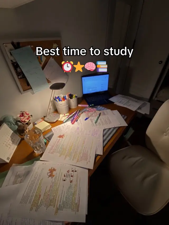 Best time to study 📚 #studytok #StudyTips #studying #studenttips #topstudent 