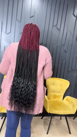 I love it when my clients challenge me. They came out soooo bomb…  These are Ombré’ Small Goddess Knotless 😍🔥 #fyp #knotlessbraids #goddessbraids #boho #braids 