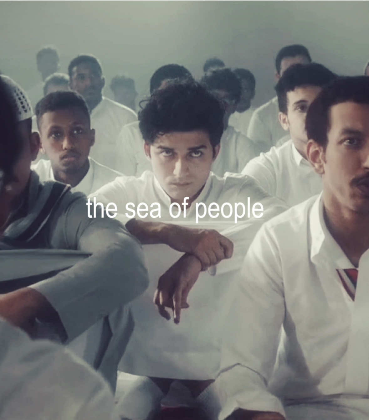 من وجهة نظري اشوف ان حسام اكيد يحب مدينته بس مايحس بالانتماء لها والسبب الاول حلمه انه يكون صانع افلام حسام لو يشوف جدة اليوم بيكون مره فخور باللي وصلت له من تطور فني ودعم للفنون وصناع الافلام #شمس_المعارف #الاخوين_قدس #fyp #foryou #viral @براء عالِم | Baraa Alem @مكتب الأخوين قدس 