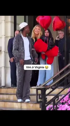 Vinicius ha vuelto con Virginia 😭 simplemente la cabra #foryoupage #vinijr #virginia #vinicius #fyp 