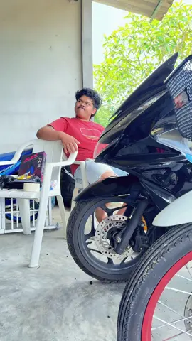 ห้องไดโน่จูนรถไป ข้างนอกขอจูนคนแปป 🤣 #อู่บังเซน💨🛠️ @ป๊อกแป๊ก พรหมคีรี 