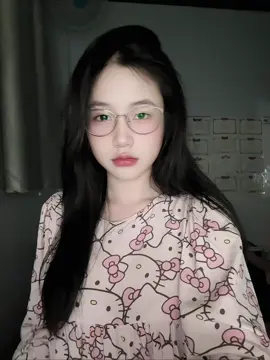 hung dữ chứ đâu có hun aii 😅