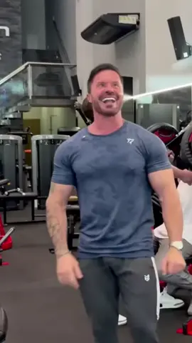 😂😂 #renatocariani #juliobalestrin #academia #musculação 