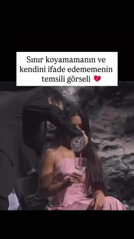 Başlangıçta her şey kabul edilebilir görünür... Sevdiğin için katlanırsın, belki de değişir umuduyla. Ama her yeni talep,her sınır ihlaliyle birlikte - daha derine, daha sessize, daha görünmeze - sen de küçülürsün, için için erirsin, yok olmamak için direnirsin. Dayanmaya çalışırsın;aslında hiçbir zaman sadece senin taşıman gerekmeyen bir yükü. İşte sınırlarını çizmediğinde olan budur. Sevgin,sessiz bir ıstırap tiyatrosuna dönüşür. Kendini sürekli eğip bükersin,tükenirsin, daha fazlasını verirsin, 