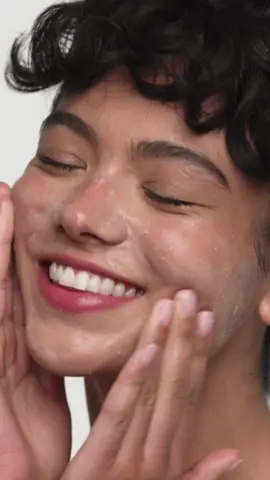 Designed as a simple start to skin care, Mary Kay Skin Care has two regimens to address your unique skin type.   💙Hydrating Cleanser & Moisturizer provides necessary hydration for normal to dry skin.  🧡Mattifying Cleanser & Moisturizer provides necessary oil control for combination to oily skin. 