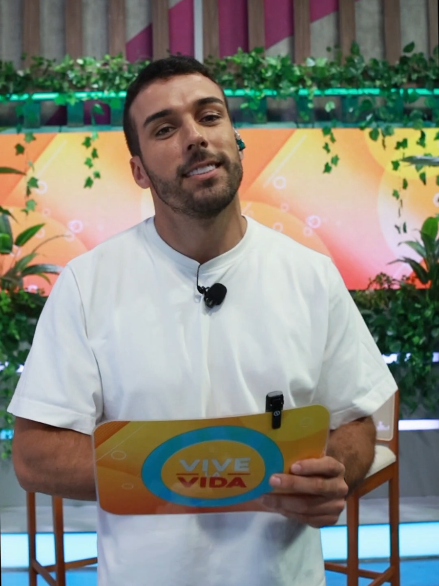 #BonJovi vuelve a los escenarios 🤩 #EspectáculosVLV | El reconocido músico, #BonJovi, hoy con 63 años, confirmó su esperado regreso a los escenarios con una gira mundial programada para 2026 🤩 ¿Será que Paraguay está en esa lista? 👀 #ViveLaVidaPy ✨️