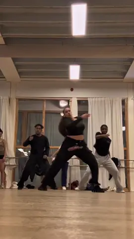 💃🏽💃🏽 @GFS @xaviella.oc dc by me #afrohouse #africanstreetstyles #dancer 