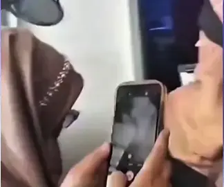 Puluhan Emak -emak grebek perjudian di kabupaten Asahan 28 Oktober 2025