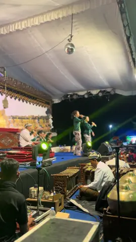 Tiada yang lebih indah, tiada yang lebih rindu. Bangsal Pesantren Kota Kediri. #puspitanala #wayangkulit #campursari 