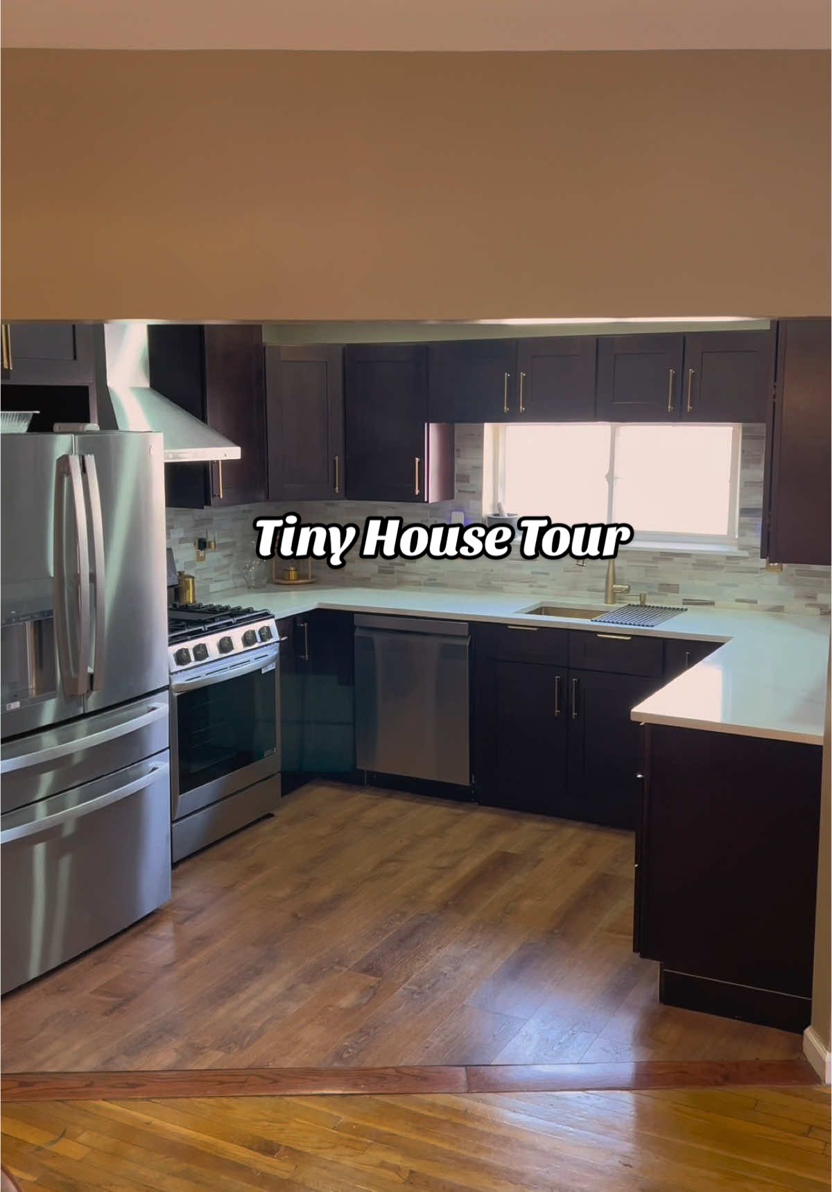 * My $2 Apartment on a #tuesday 🤎 #fyp #foryoupage #explorepage✨ #explorer #aesthetic #apartment #apartmenttour #minivlog #homedecorideas 