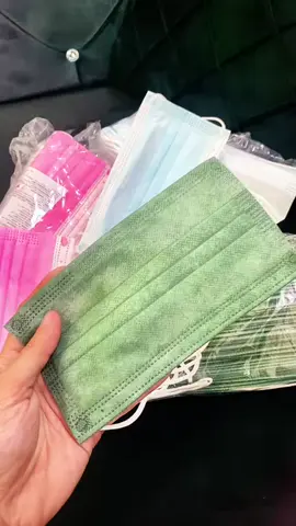 Pergi mana-mana kena pakai facemask. Banyak manfaatnya. Tekan beg kuning untuk order 😷 #facemask #mask #topengmuka #topeng 