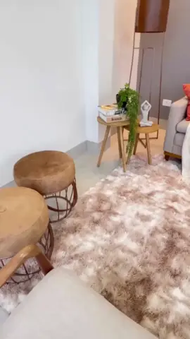 Dê uma olhada em Tapetes Peludos 1,50 X 1,00 Várias Cores Para Sala E Quarto por R$29,50 - R$39,49. Compre na Shopee agora! https://s.shopee.com.br/3qEqMmJVfb@Rafaela achados incríveis 
