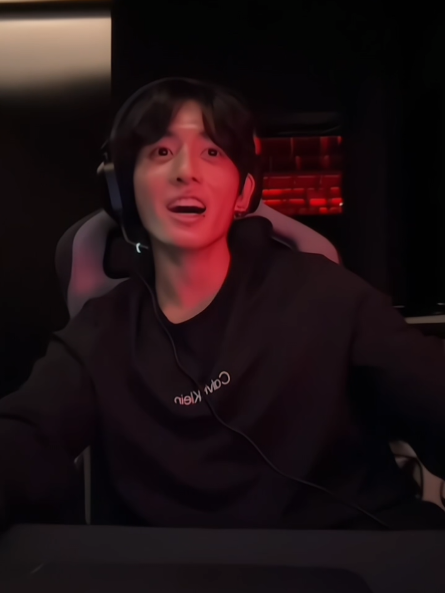 lewat telpon juga ngomel² nya ga pernah ketinggalan Jin hyung 😭🤣 #jungkook #jin 