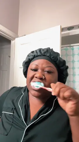 WHY DOES THIS TUESDAY FEEL LIKE A MONDAY…. #goodmorning #getup #washyourface #morningroutine 