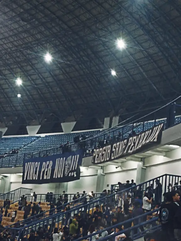 VINCI PER NOI!!!⚫🔵                                            #persib #forzapersib #26ccboys #ultraspersib #curvanordpersib