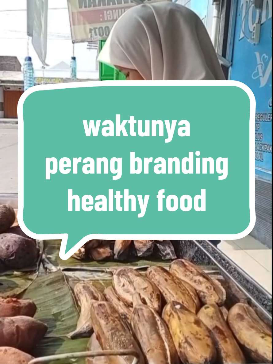 Ini bukan sekadar posting, ini perang branding. Yang kuat bukan yang paling keren, tapi yang paling konsisten. Jangan cuma jual produk, jual rasa ingin tahu. Karena di media sosial, perhatian itu mata uang. 💥 #personalbranding #digitalmarketing #trending #kontenkreatif #fyp 