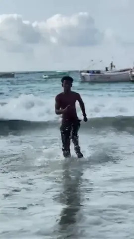 #CapCut  liido yaa isku racna 😅👋#@𝐌A𝐀𝐍 Fitt  ✪ 🇬🇲 @mohamett🇦🇷🔥 @wll__Raheem__poy 