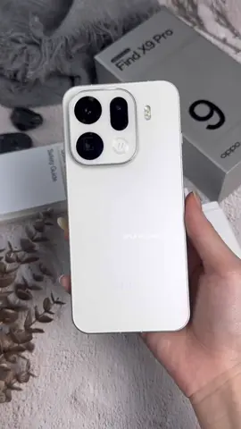 OPPO Find X9 Pro hands-on 😍 #OPPOFindX9Pro #OPPOFindX9 #OPPO #Smartphone 