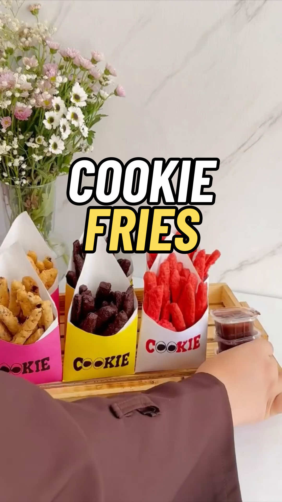 🍪 This young baker found a genius way to make her cookies go viral! Instead of selling regular cookies, she shaped them like fries, packed them in McDonald’s-style containers, and added chocolate dipping sauces. 🍫🍟 It instantly caught everyone’s attention — people started sharing it online, and now she’s selling out every single day. 🔥 Creative presentation = massive sales boost. 👇 Would you try something like this in your city? ➡️ Follow @grabthatidea for more viral business ideas! #BusinessIdeas #ViralBusiness #FoodBusiness #SmallBusiness #EntrepreneurLife     