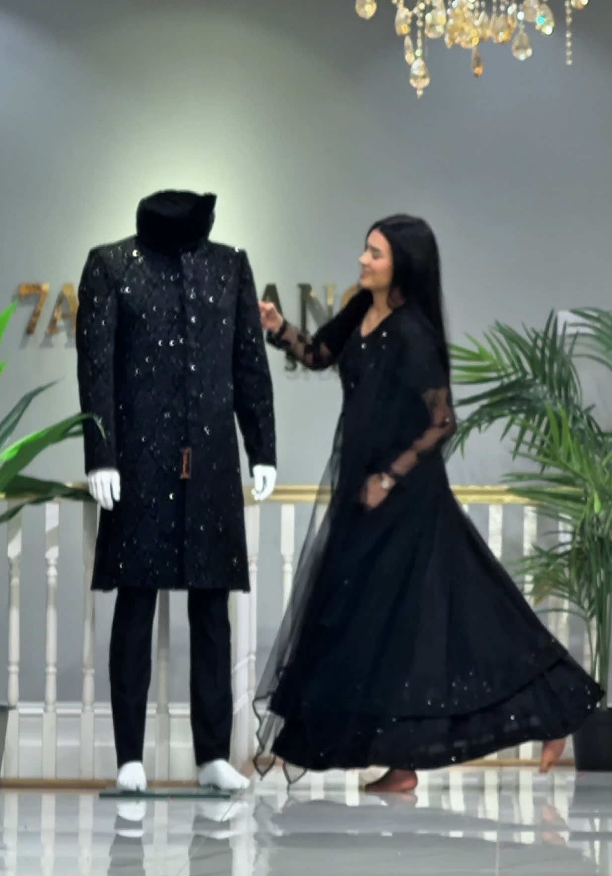 IM GOOD FIGHTER ASWELL😂🤜🏻 AMAZING BEAUTIFUL FULL BLACK OUTFIT BY 7AATRANG BRIDAL👀🤌🏻❤️#7aatrang #CapCut #million #fyp #viral 