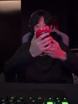 Wkwkwk Jungkook nyimpen contact foto Seokjin pas Botak  #🤭🤭#JEONJIN #BTS ARMY#fyp 