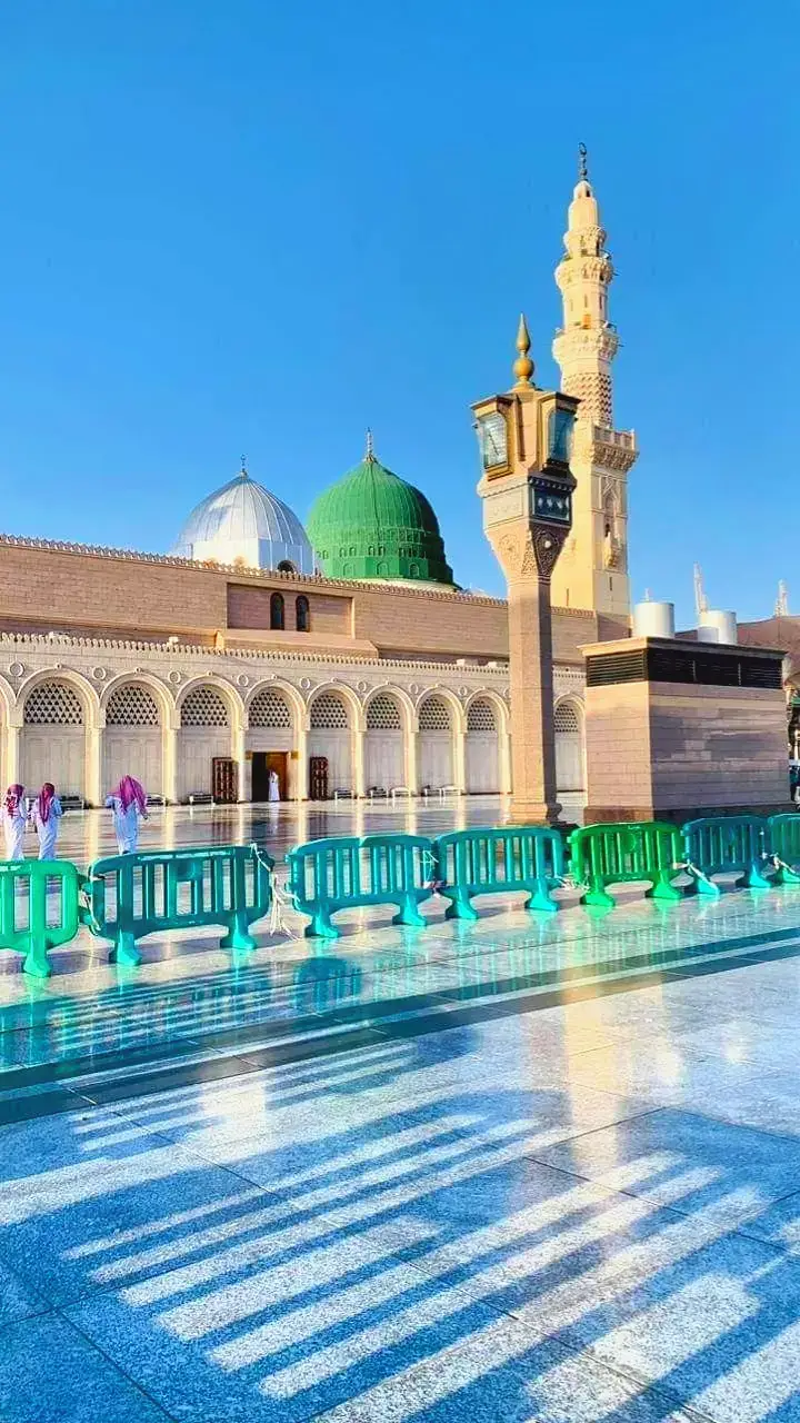 مدینہ منورہ  Madinah Munawra Madinah, the City of the Prophet, shines bright A beacon of faith, where Islam's history takes flight The Masjid an-Nabawi, a mosque of grandeur and might Where the Prophet Muhammad's tomb is a sacred sight The city's streets are lined with date palms, green and tall A tranquil oasis, where faith and peace enthrall Madinah's rich history and heritage are palpable and real A place where Muslims from all over the world come to feel The city's warm hospitality and welcoming smile Make it a place of pilgrimage, worth traveling a long while#plztiktokteamdontunderviewmyvideos #foryoupageofficial #8k #wallpaper #islamicwallpapers 