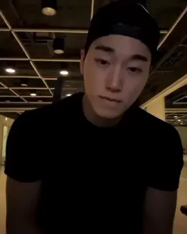 San said his eyebrows are very thick. It's his real natural eyebrows. #ateez #ateez_official_ #atiny #san #choisan