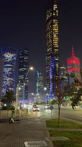 Doha nightlife with peaceful vibes #dohaqatar🇶🇦 #doha #qatar #ArabTikTok #nightlife 