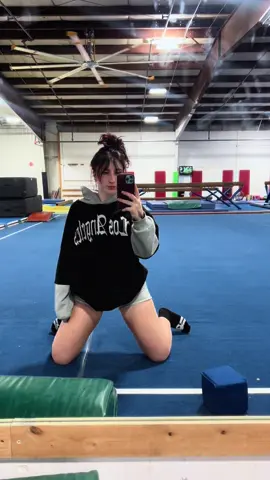 Just the warm up #flexibility #splits