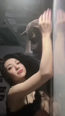 I don’t know the song but the beat sounds cute 