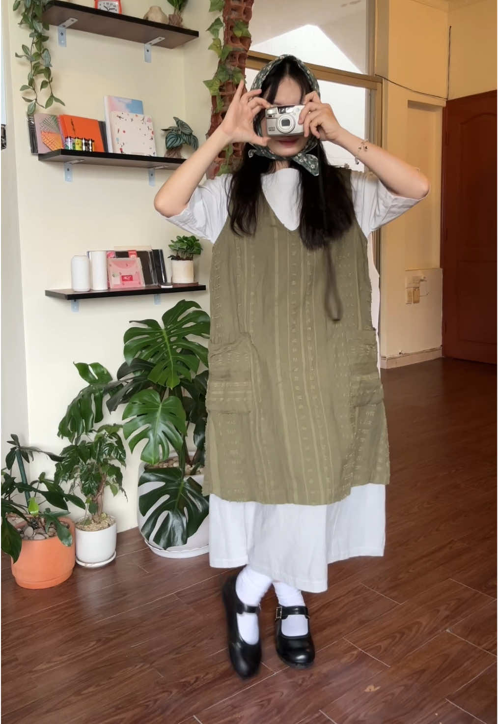 Album online ngày mai (29/10) ạ 🌻🤎 🏡 52G Vũ Huy Tấn, P3, Bình Thạnh ( T2 - CN 09:30 - 21:30) 🏡 220/158b Lê Văn Sỹ, P14, Q3 (T3 - CN 13:30 - 21:30) #flowervintage #secondhand #2handshop #viraltiktok #fyppppppppppppppppppppppp 