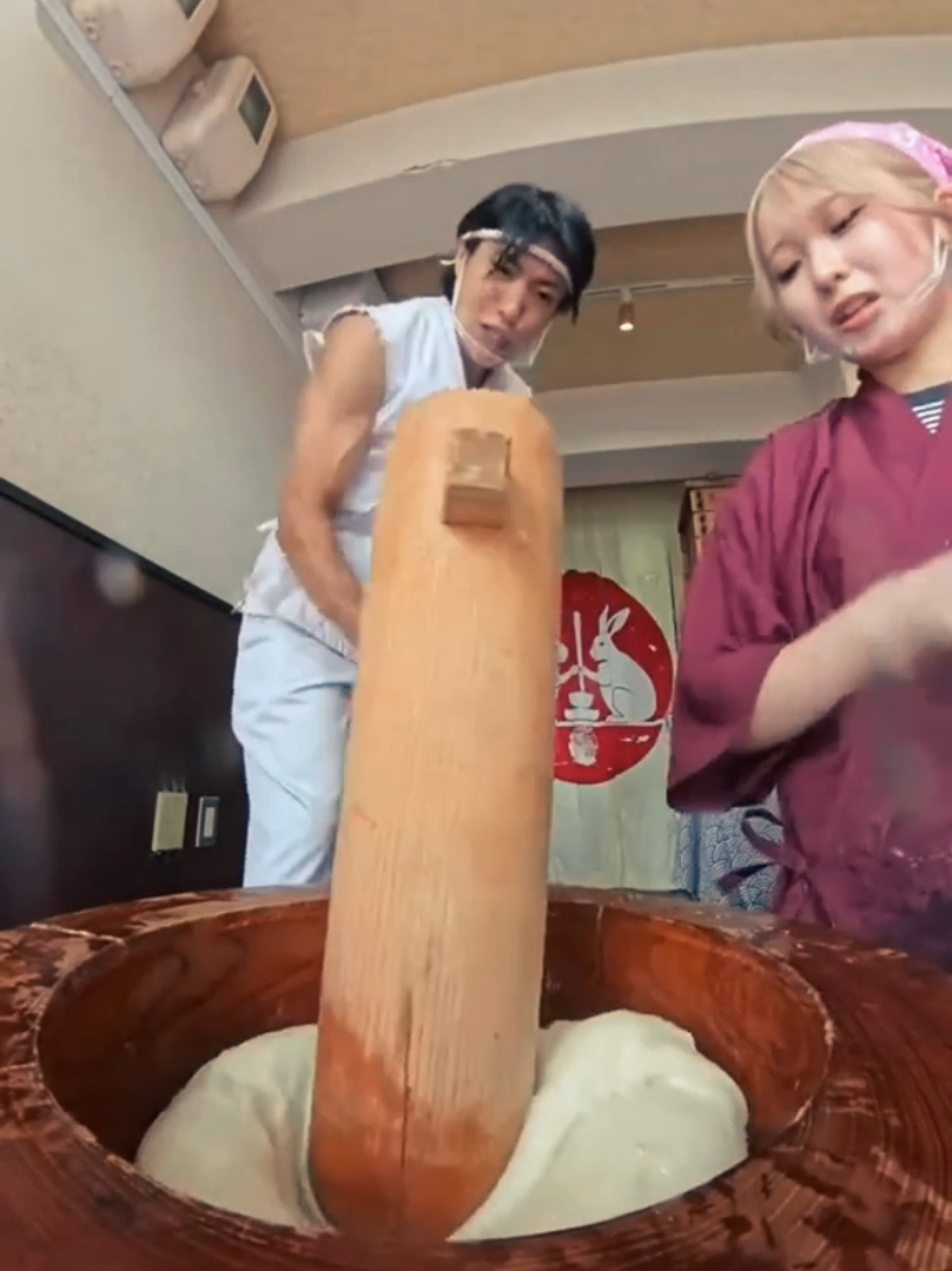 Once you see it mix… you’ll want one 😳⚡️ #GymTok #fitnesstiktok #gymgadgets #shakerbottle #VividShake 