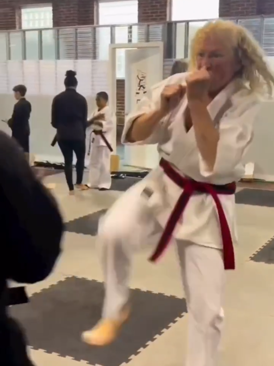 That's a Tai Chi #martialarts #tutorial #clear #stand #back 