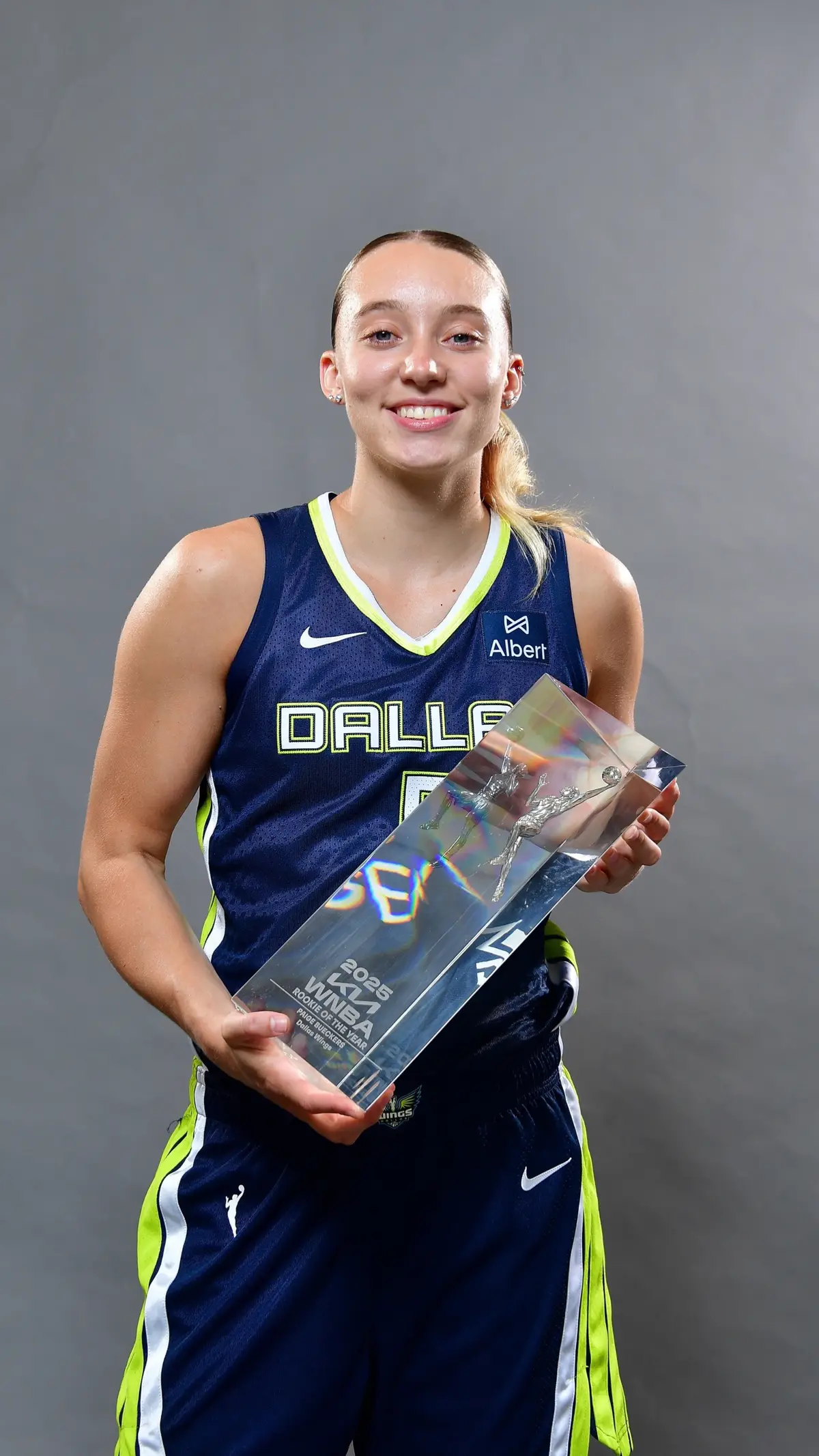 Former Huskies PB5 & SC5 linked up after winning Rookie of the Year! #WNBA #rookies