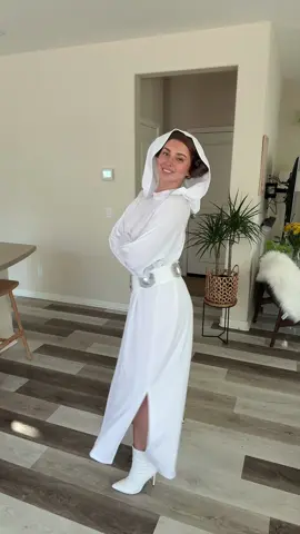 i should’ve expected to find you holding vaders leash #starwars #princessleia #fyp #halloween 