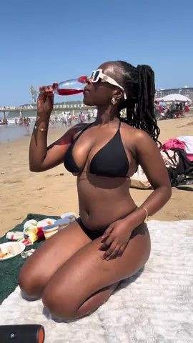 🖤 #beachvibe #beachwear #simtholile #fyp #tiktokviral 