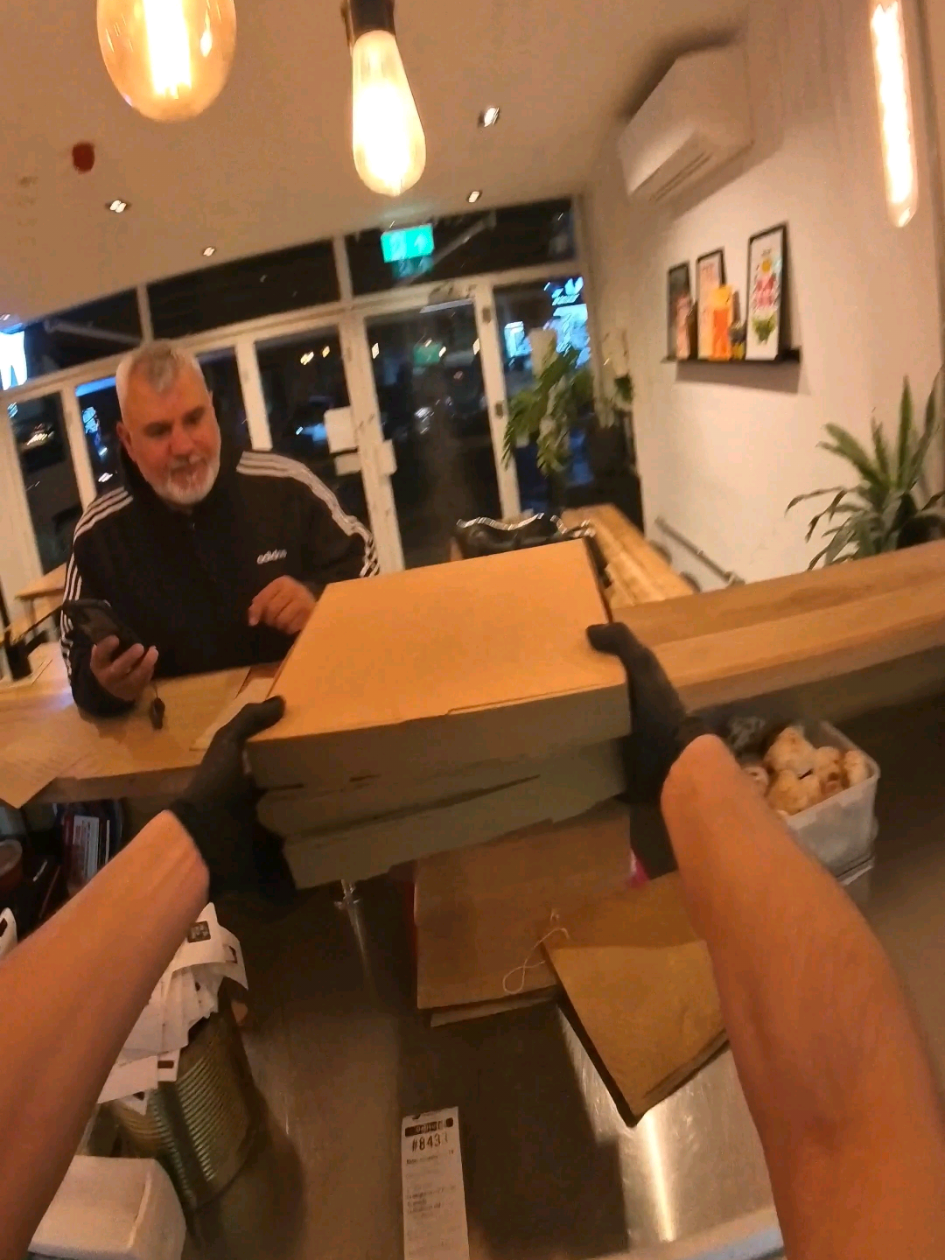 POV MAKING Deliveroo Order's!😤#pov #pizza #viral #service #Delivery 