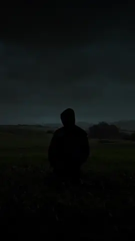 الله يستحي من العبد ان يرفع يديه