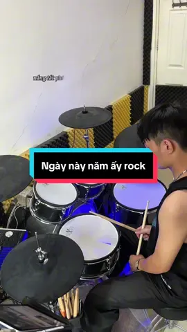 Ngày này năm ấy rock drum, nghe nói bài này đang hot lắm#drums #drumteachers #hoctrongonline #thayhaidaytrong #ngaynaynamay 