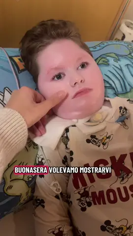 Buonasera ..  volevamo mostrarvi la camera di Francy ❤️❤️