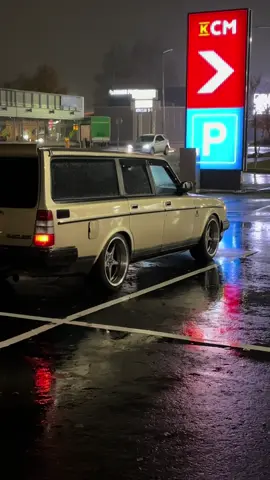 Kohta talvirenkaat😖#volvo245 #volvo240se #🇸🇪 #swedenart #foryou 